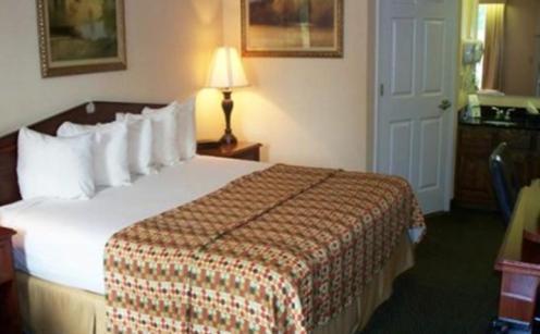 Baymont By Wyndham Eufaula Hotel Exterior photo